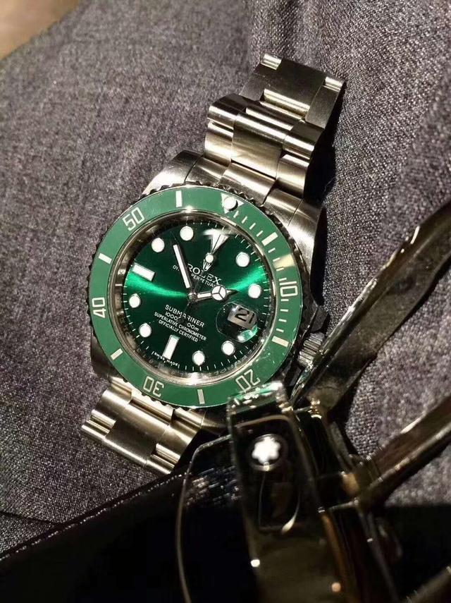 Green Submariner fake watches online are still hot.