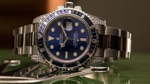 The blue dial fake Rolex watches seem to be more charming than other types.