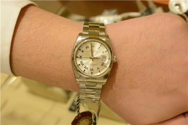 Steel cases fake Rolex watches are forever classical.
