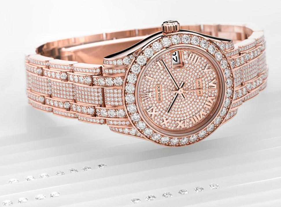 The charming copy watches are made from everose gold.
